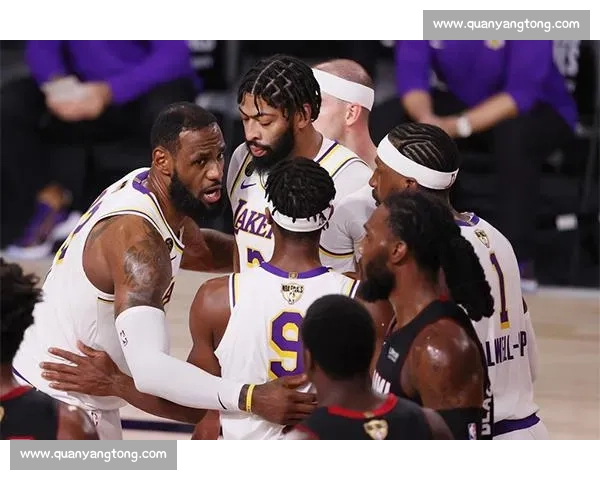 湖人热火巅峰对决巨星正面对抗引爆全场焦点之战季后赛级别强强碰撞